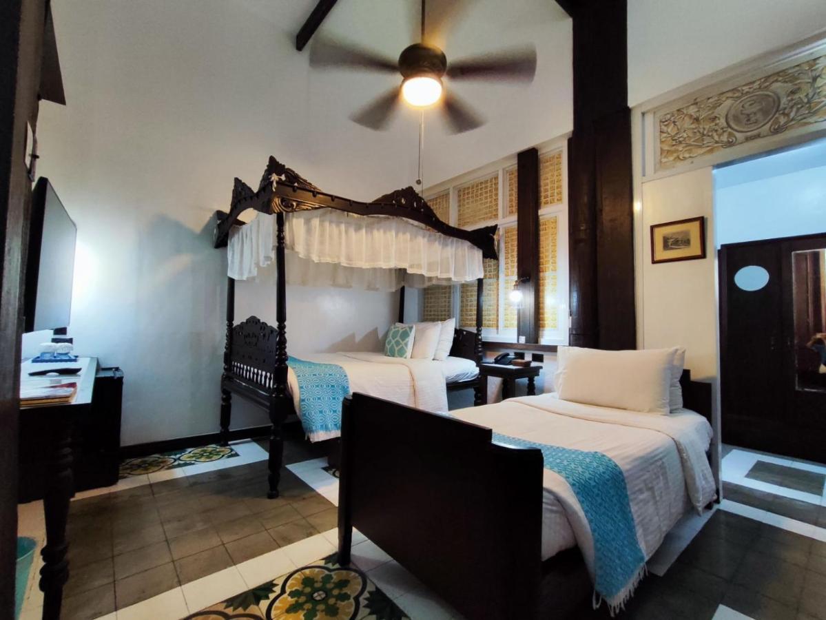 ปาราโดเรส เดล กาสติโย Bed & Breakfast Taal ภายนอก รูปภาพ
