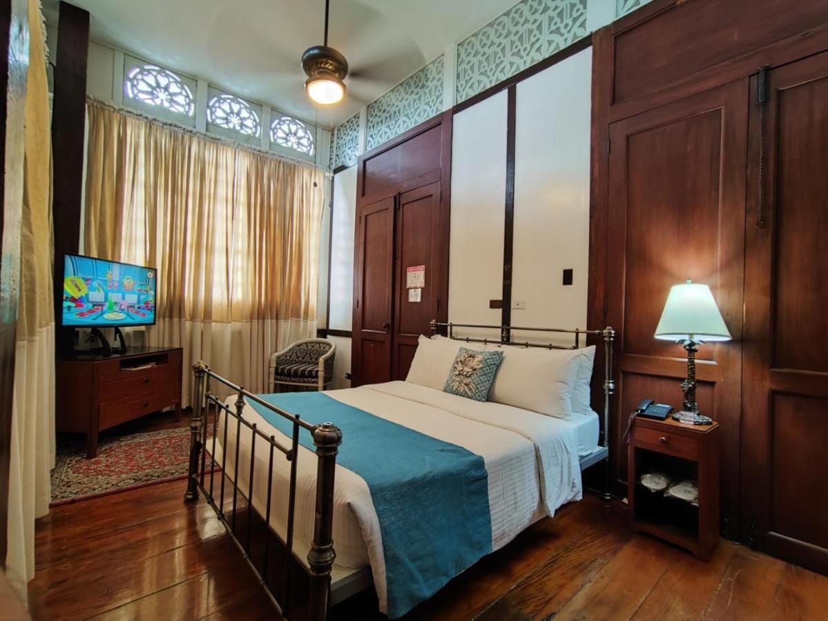 ปาราโดเรส เดล กาสติโย Bed & Breakfast Taal ภายนอก รูปภาพ