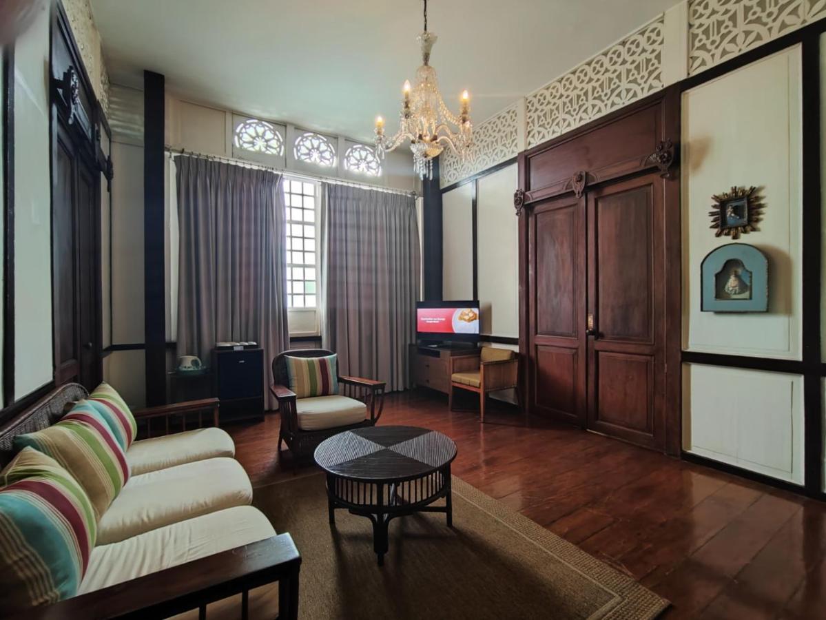 ปาราโดเรส เดล กาสติโย Bed & Breakfast Taal ภายนอก รูปภาพ
