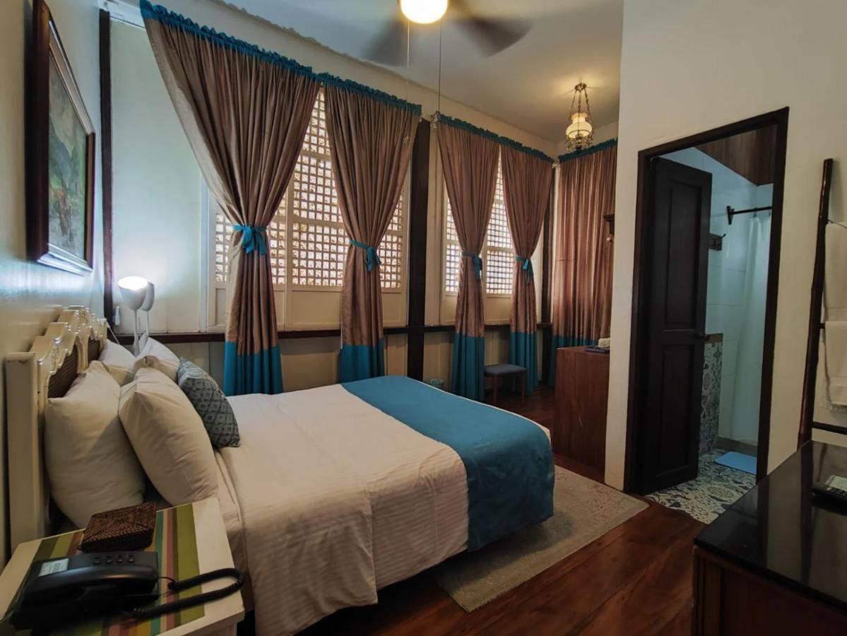 ปาราโดเรส เดล กาสติโย Bed & Breakfast Taal ภายนอก รูปภาพ