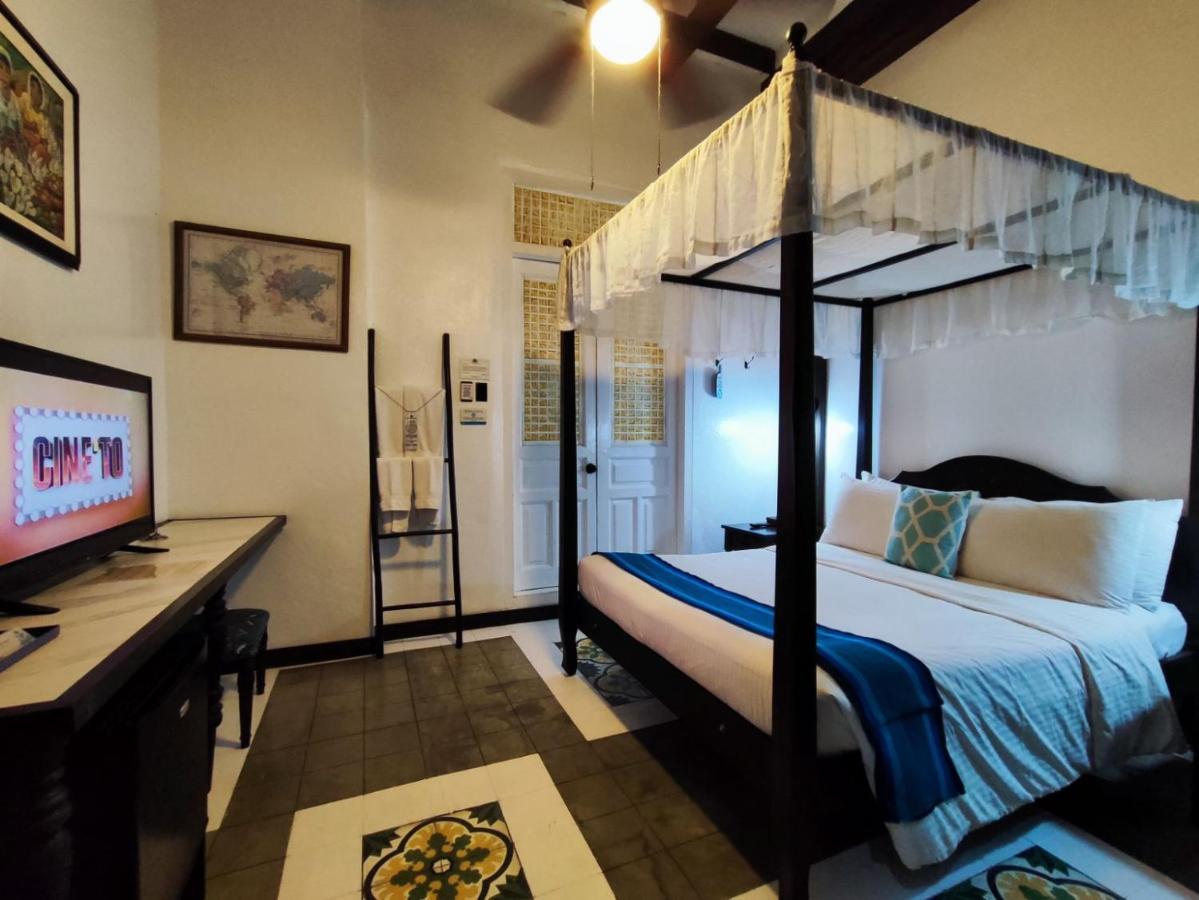 ปาราโดเรส เดล กาสติโย Bed & Breakfast Taal ภายนอก รูปภาพ