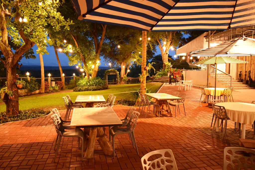 ปาราโดเรส เดล กาสติโย Bed & Breakfast Taal ภายนอก รูปภาพ